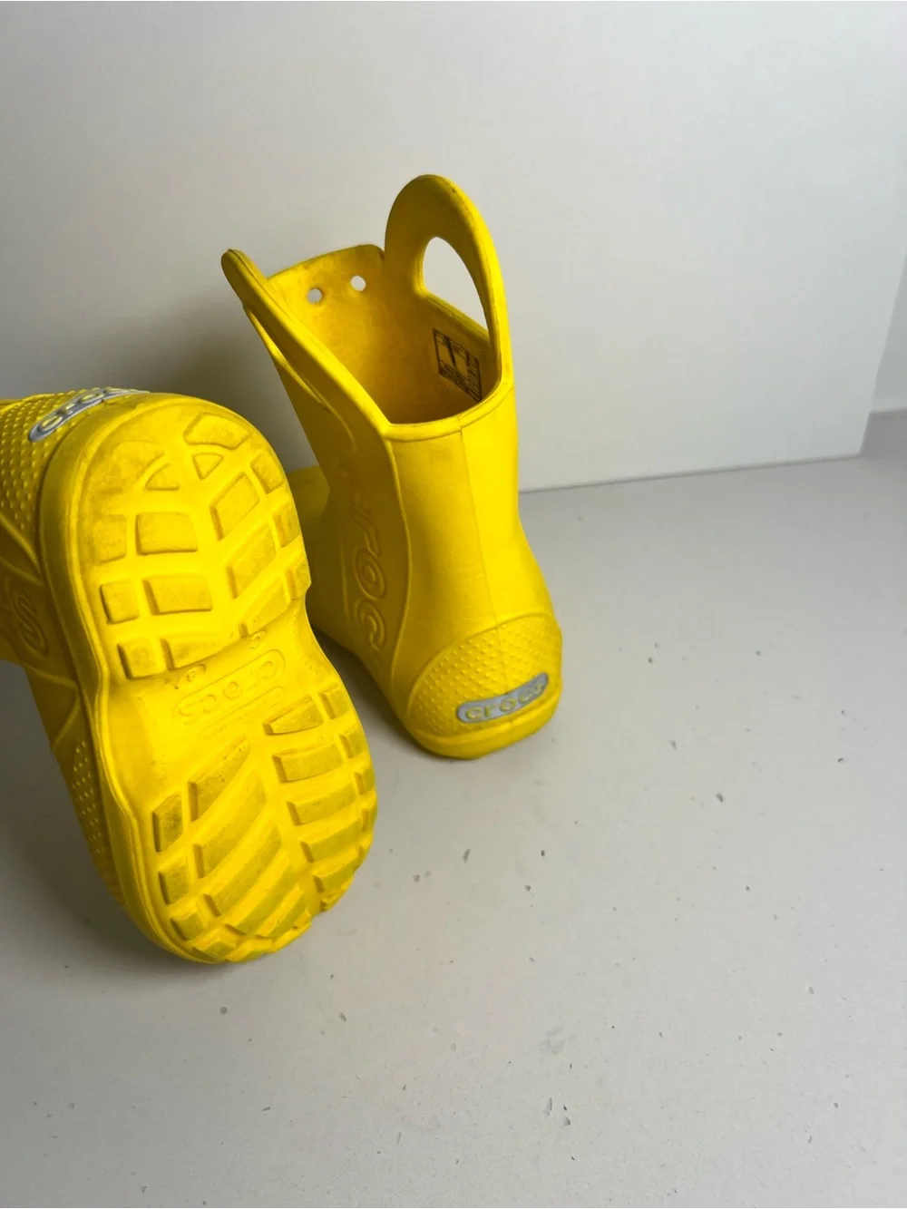 CROCS Kids Yellow Waterproof Rain Boots with Easy Pull Handles unisex 8